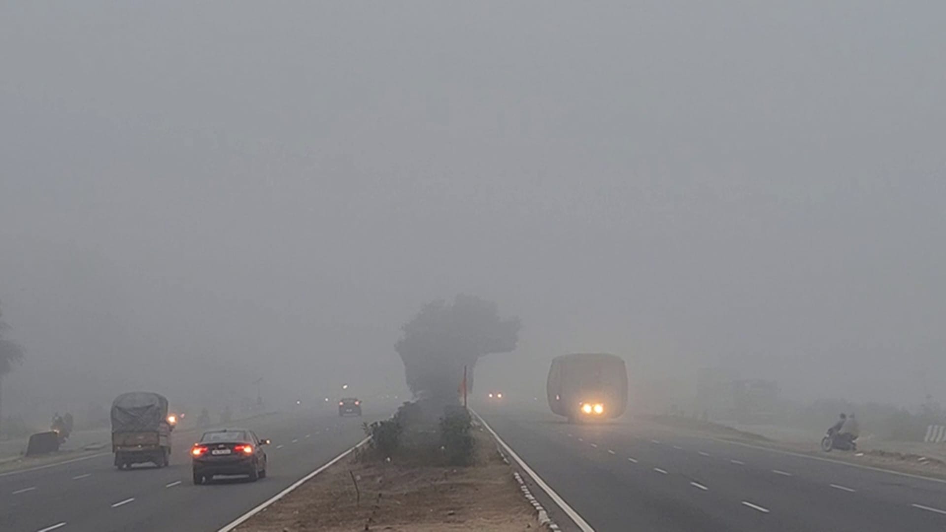 Delhi Weather Colder than the mountains in Delhi due to weak Western Disturbance