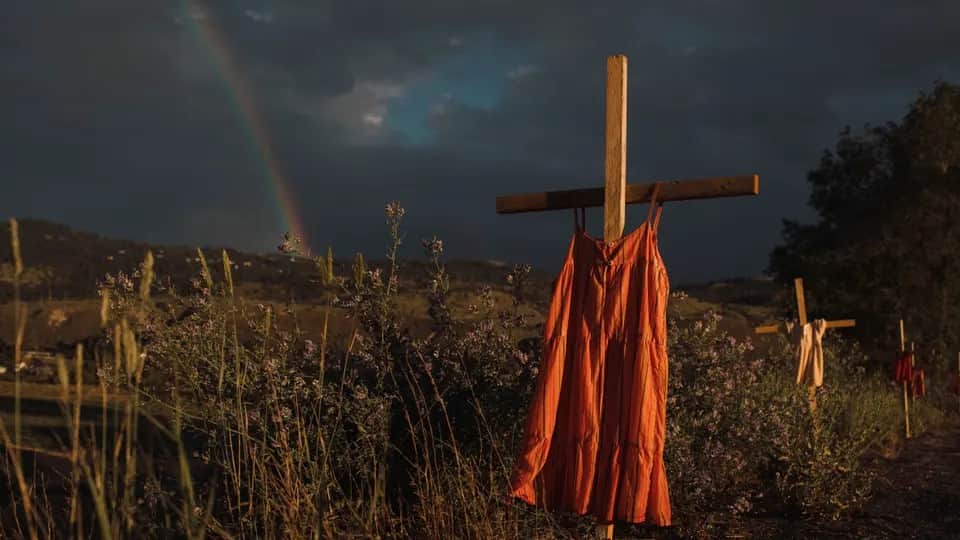 22 painful pictures of the year 2022: Children's clothes on the grave made people cry, top pictures of 2022