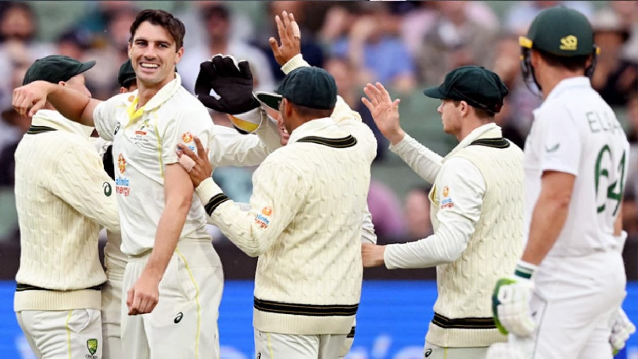 Green hits half-century with broken finger, Carey's century leads Australia to victory