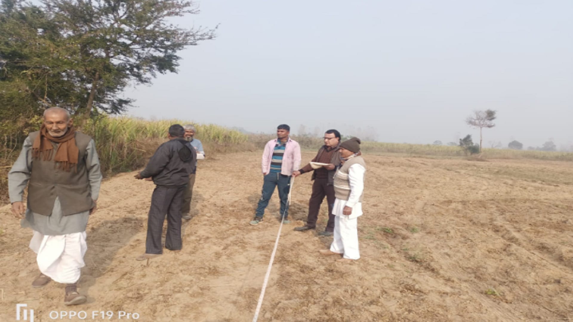 SDM and Tehsildar have freed 200 bigha land of encroachment in Bijnor, see photos