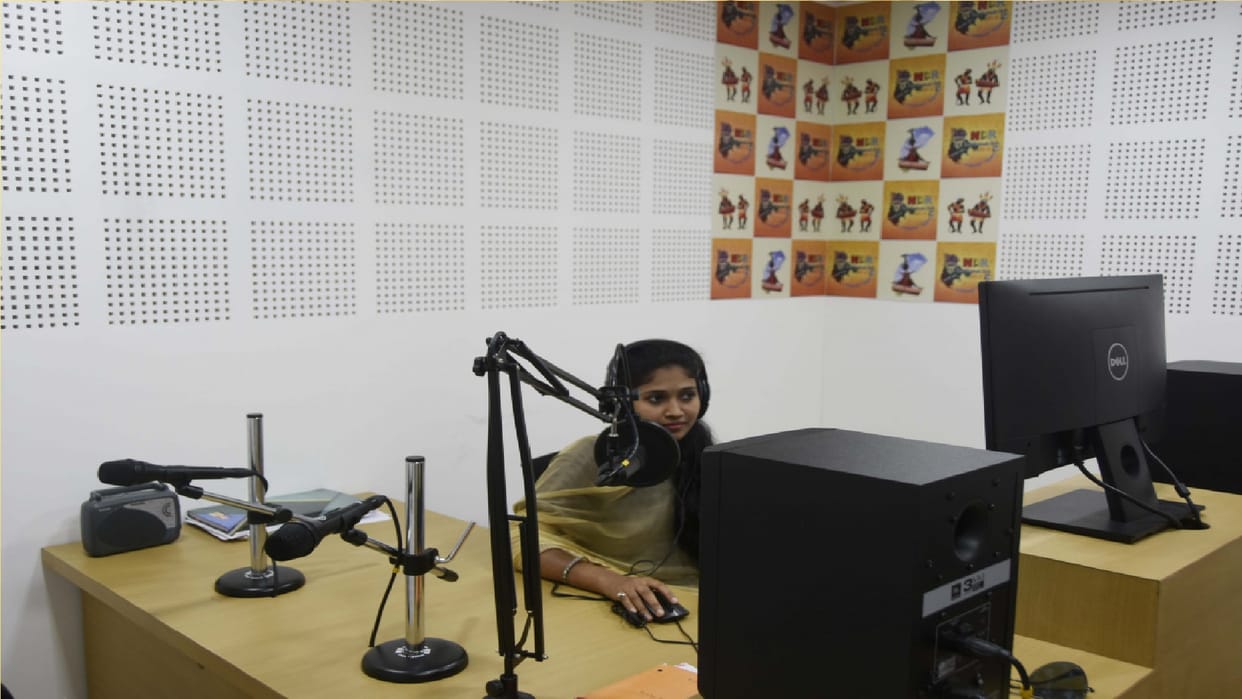 community radio changed tribals life in dantewada