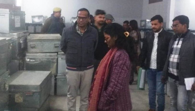 Hathras: DM inspected EVM warehouse