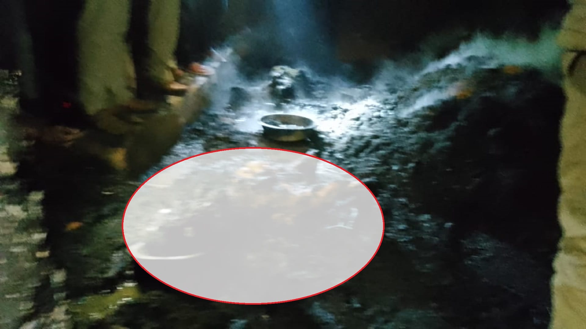 PHOTOS: Five people of the same family burnt together in Mau fire, burnt bodies recovered, people were stunned