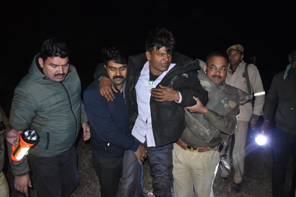Police arrested wanted criminal in an encounter in mainpuri
