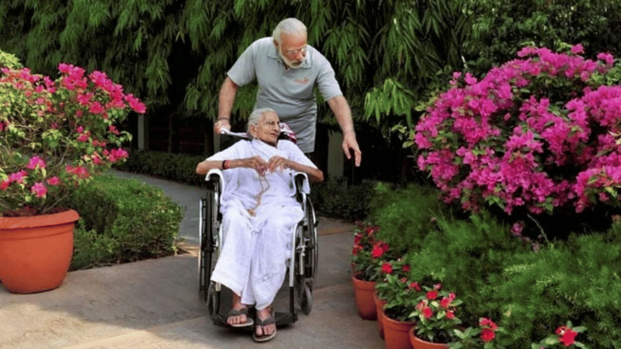 PM Modi Mother Heera Ba Died, early days she washed utensils in others houses for livelihood