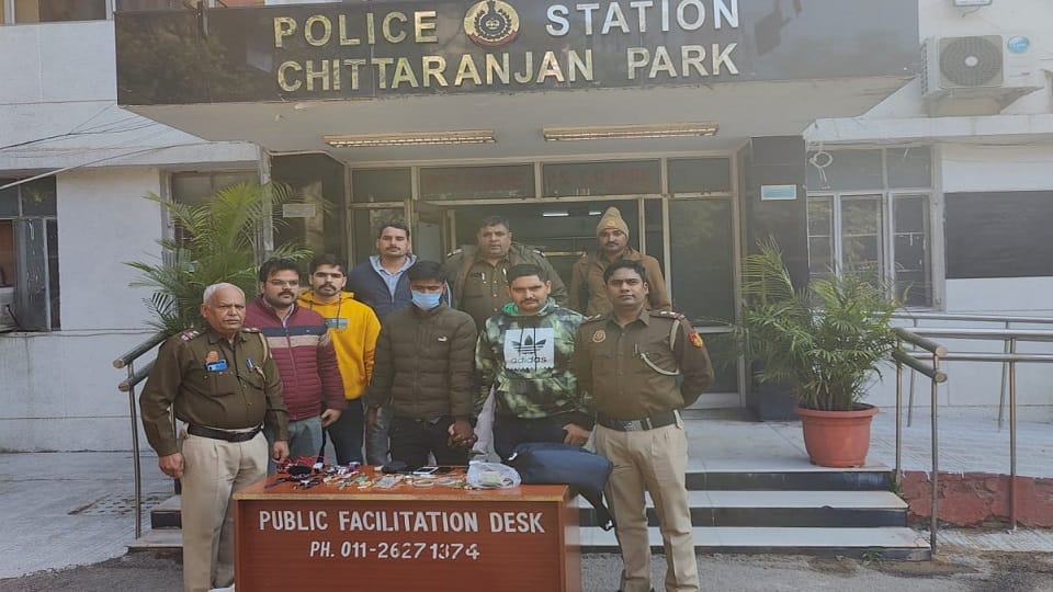 Delhi Crime News One arrested for stealing crores from advocate's house