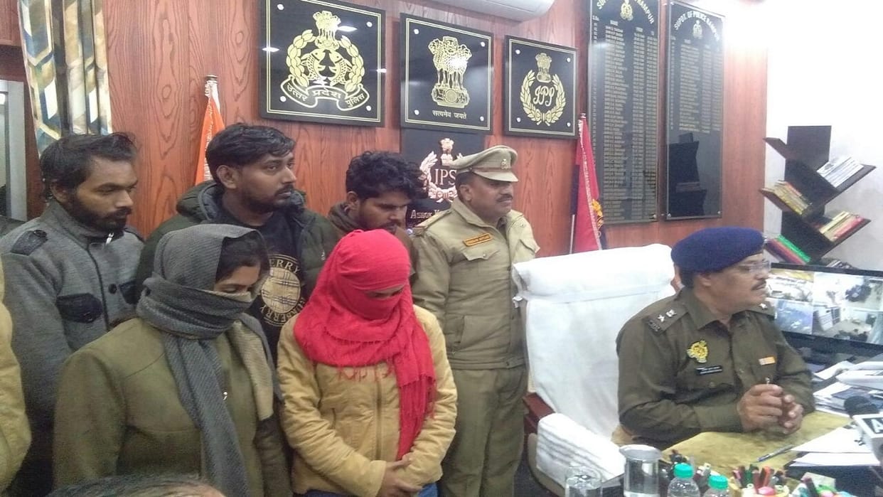 Police busted prostitution racket in Rampur who blackmailed by making obscene videos