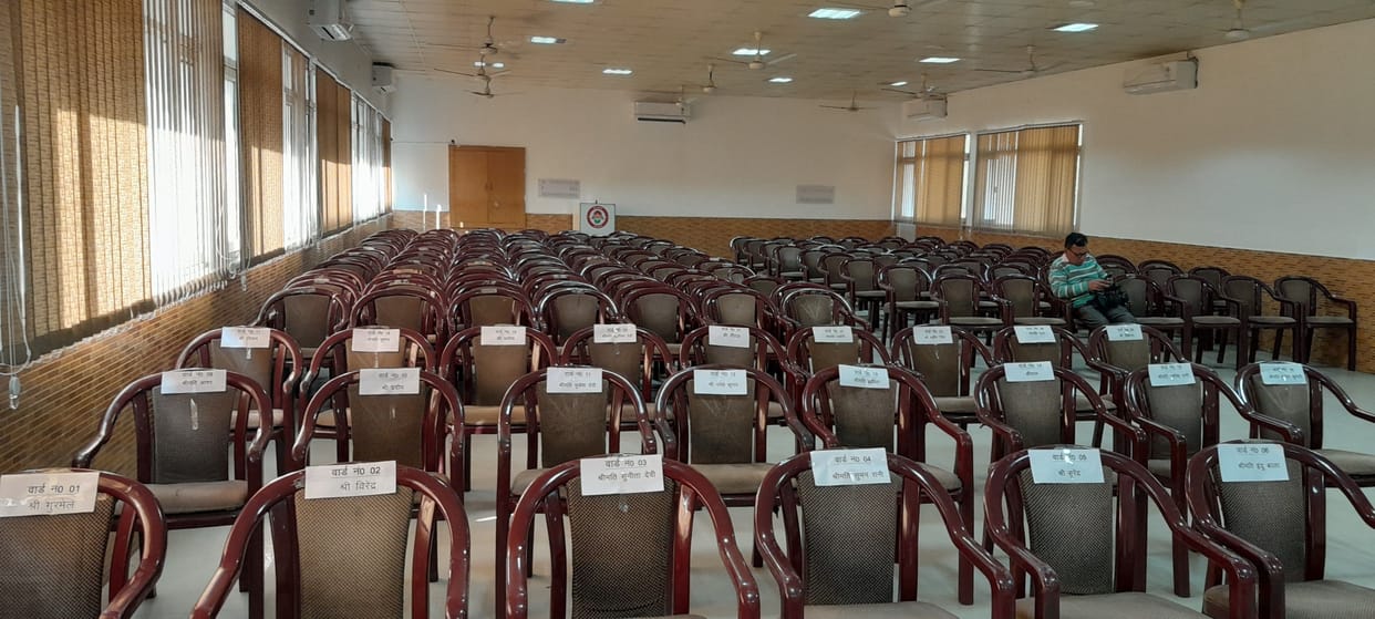 Officers kept waiting till one o'clock, due to non-arrival of councilors, the election of Zip Chairperson and Vice Chairperson could not be held