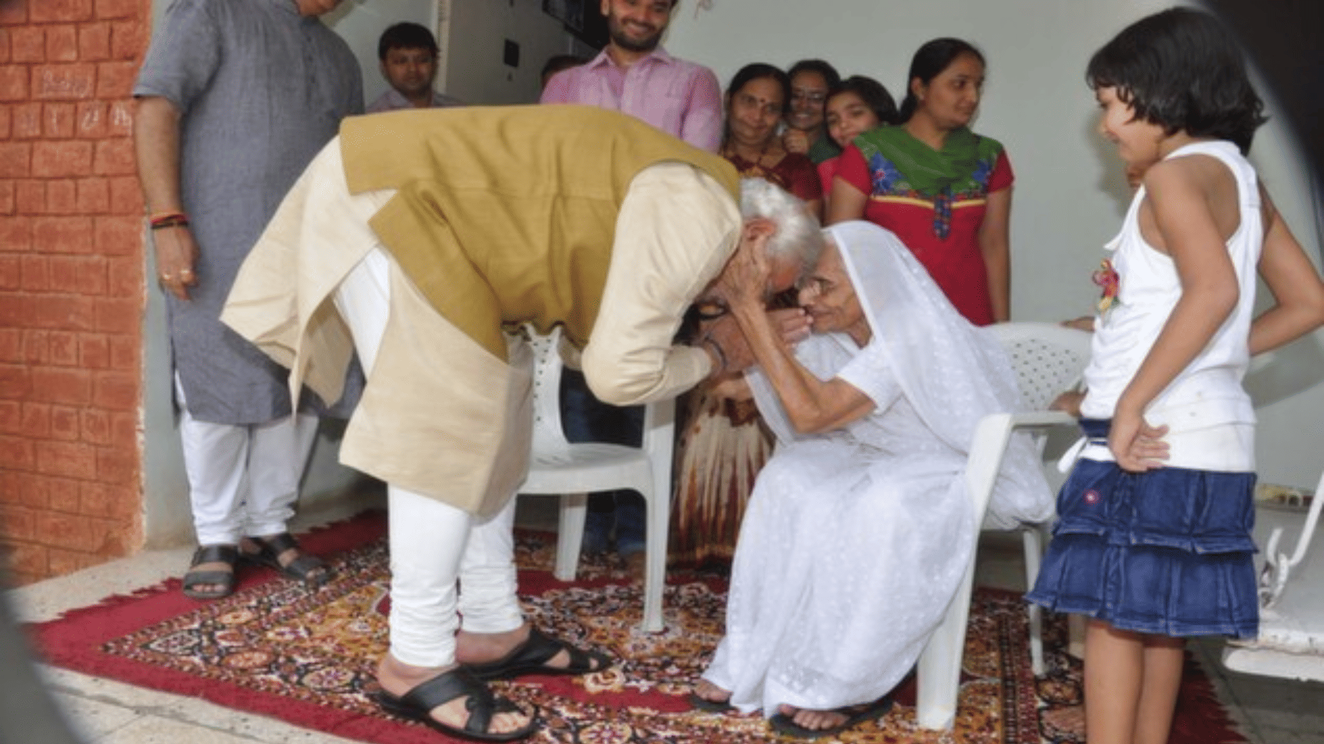 10 interesting stories of PM Modi related to Hiraba: PM was shocked to see the video of his mother