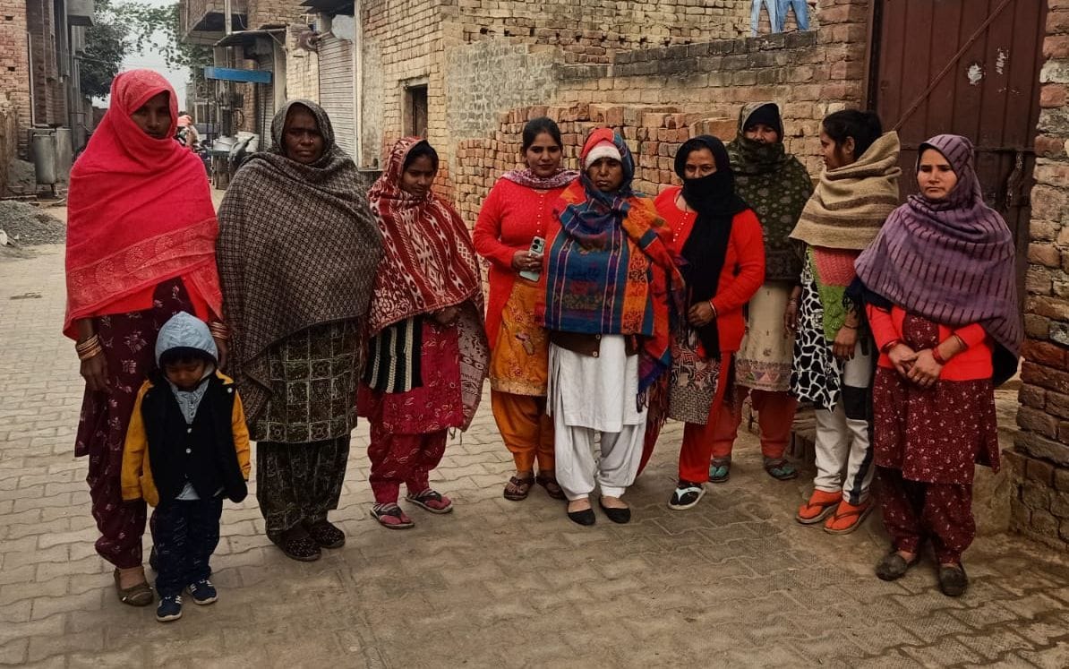 In the name of giving loan, two youths cheated two thousand rupees from women