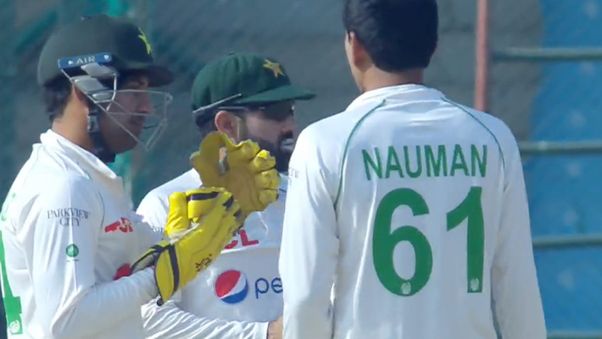 Rizwan or Sarfaraz Ahmed who is Pakistan Stand In Captain? DRS Confusion in Pakistan vs New Zealand 1st Test