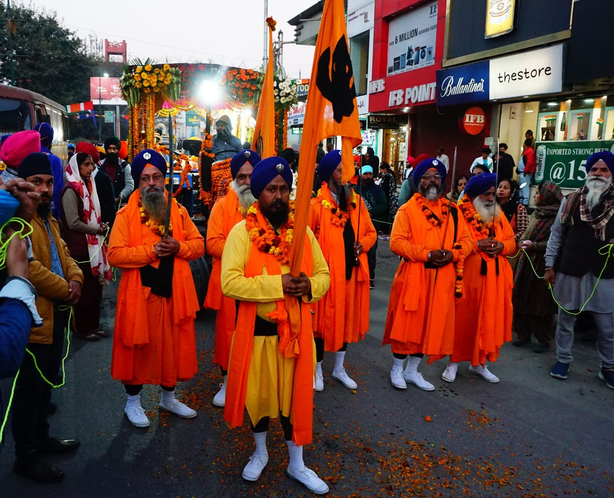 Drona city echoed with Gurubani