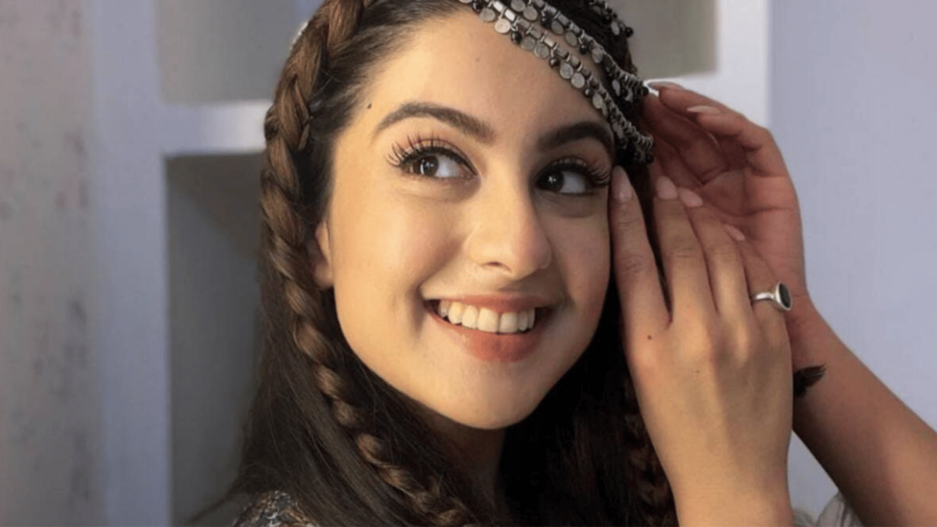 Tunisha Sharma Mother clearly denies Sheezan khan family allegation said she did not Strangling her daughter n