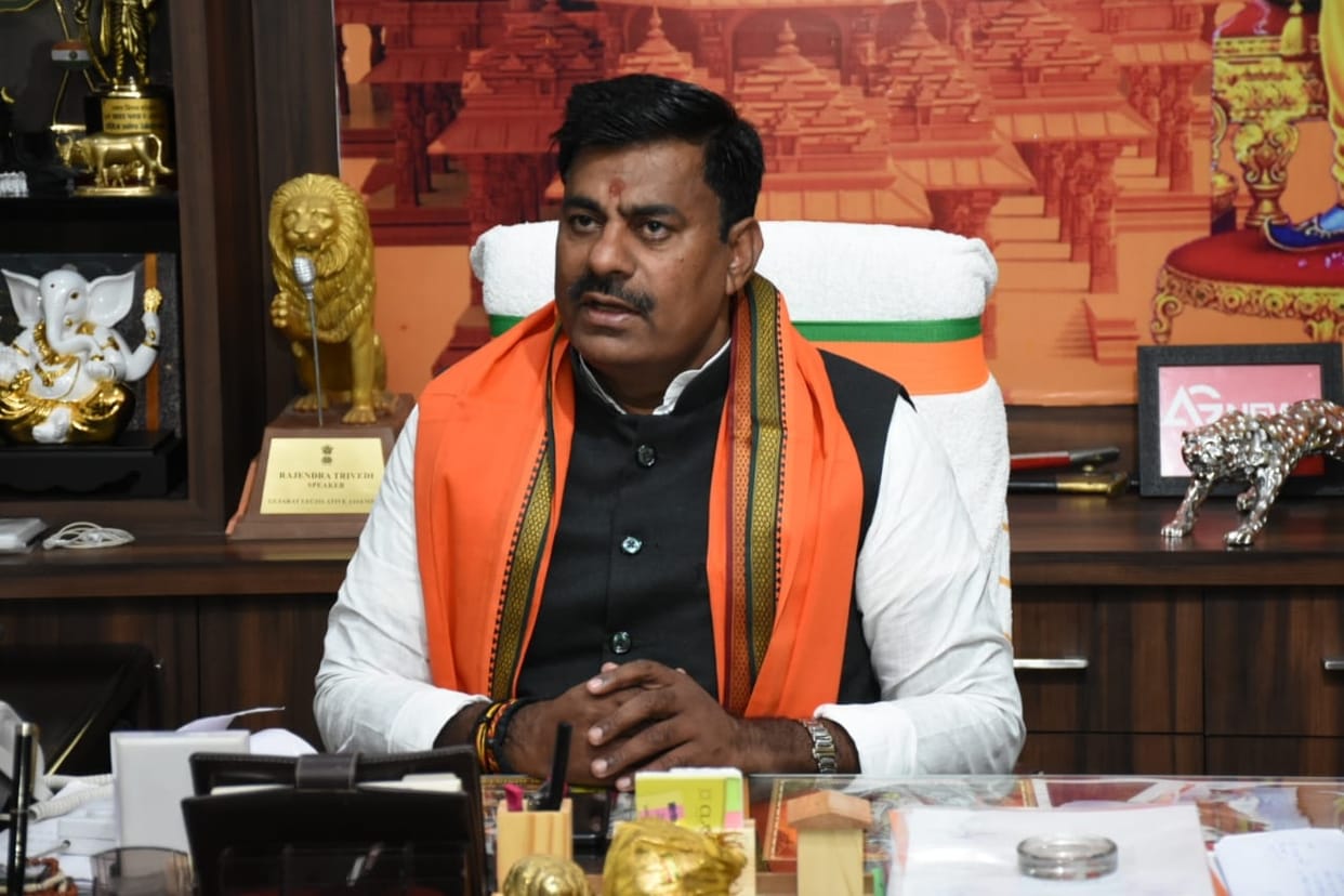 MP News: On Diggi's statement, Rameshwar said - tie him under the plane and take him so that he can see the de