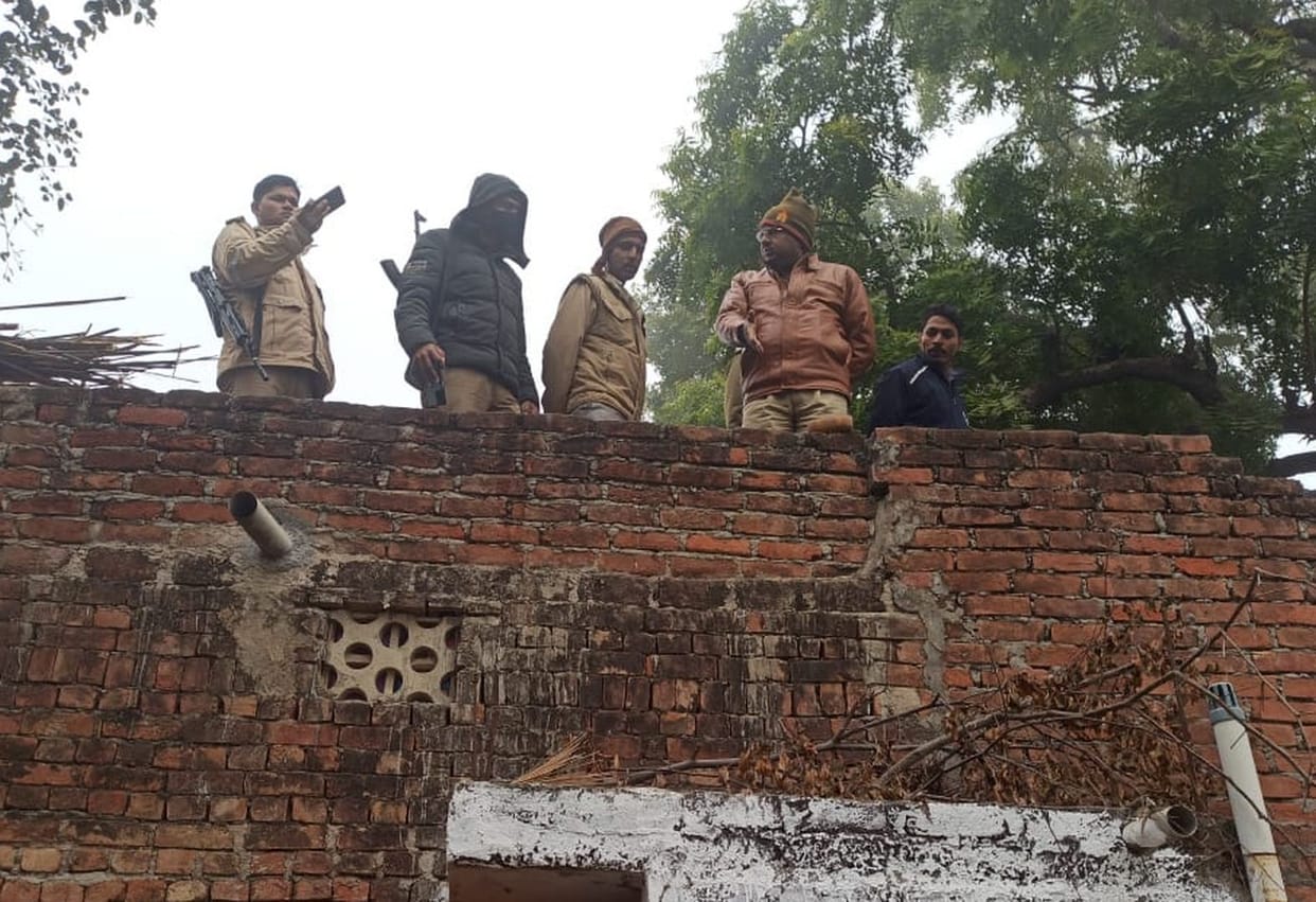 10 lakh stolen from former soldier's house
