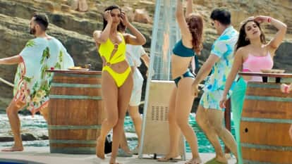 Pathaan Besharam Rang deepika bhagwa rang bikini censor board asked to change many things shahrukh khan film