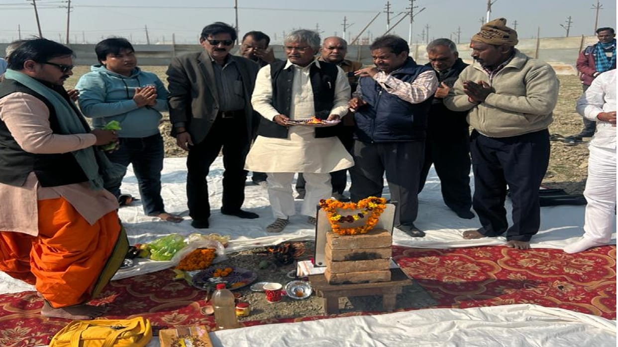 Magh Mela Prayagraj: Bhoomipujan of Dadaji's camp completed, construction of 1.25 crore Shivling will start fr
