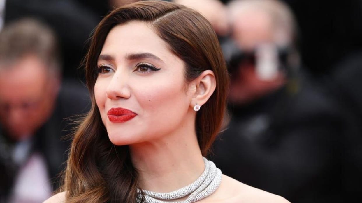 Mahira Khan Shared Bollywood stories said We are scapegoats for India Pakistan