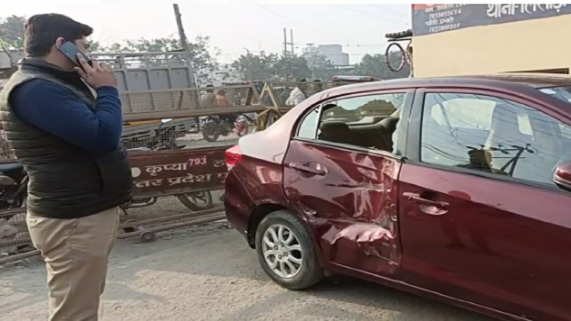 Meerut: A truck dragged the car of doctor couple on the road till 50 meters and see photos