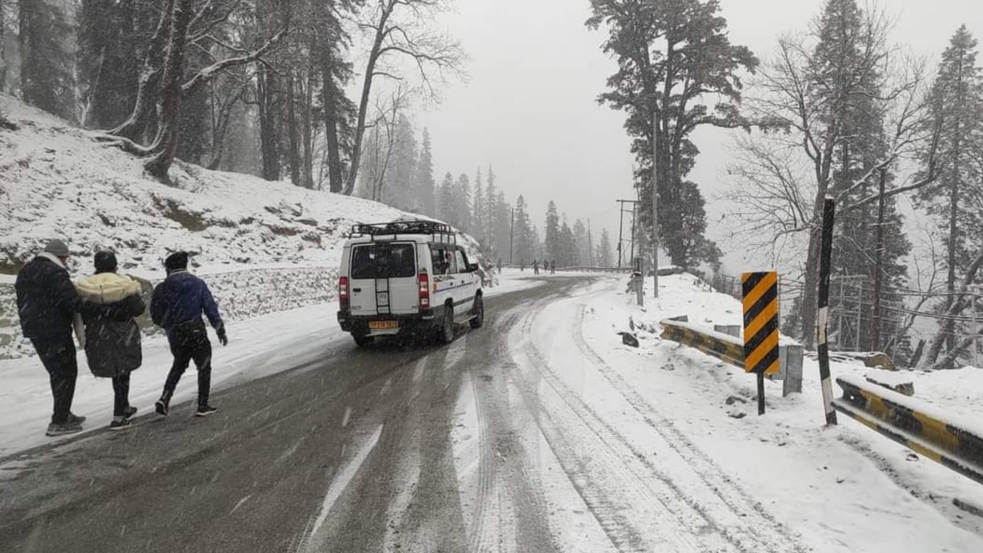 snowfall himachal pradesh: snowfall in rohtang snowfall in lahaul spiti snowfall in Pangi Bharmour