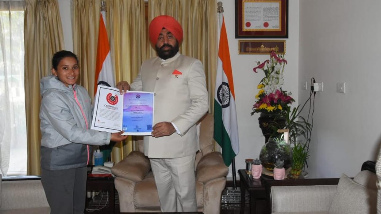 Mountaineer Preeti Negi Success Story Preeti Negi climbed mount Kilimanjaro break Pakistan World Record