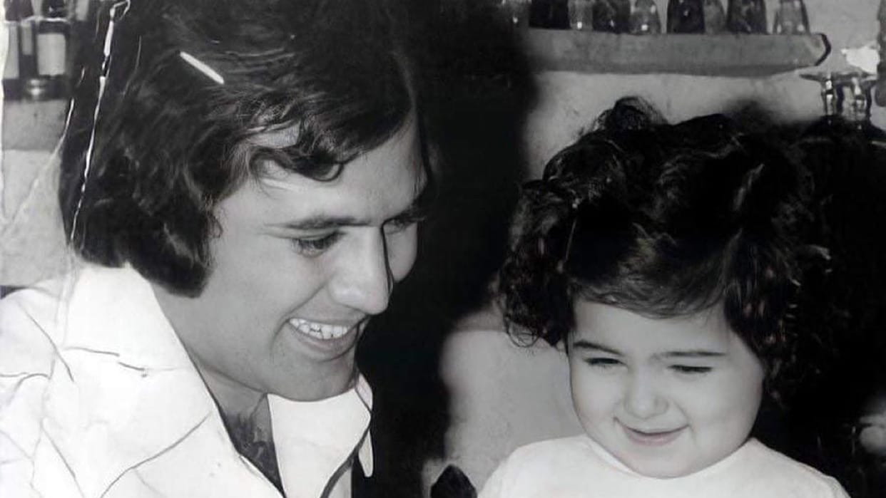 Twinkle Khanna Rajesh Khanna Birthday actress shared throwback photo with father akshay wife gets emotional