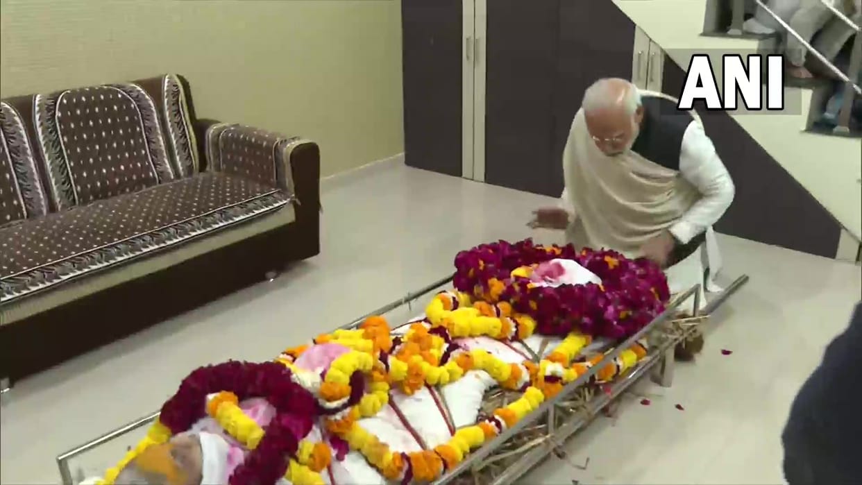 Heeraben death news: PM Modi's mother died at the age of 100, Prime Minister reached Ahmedabad