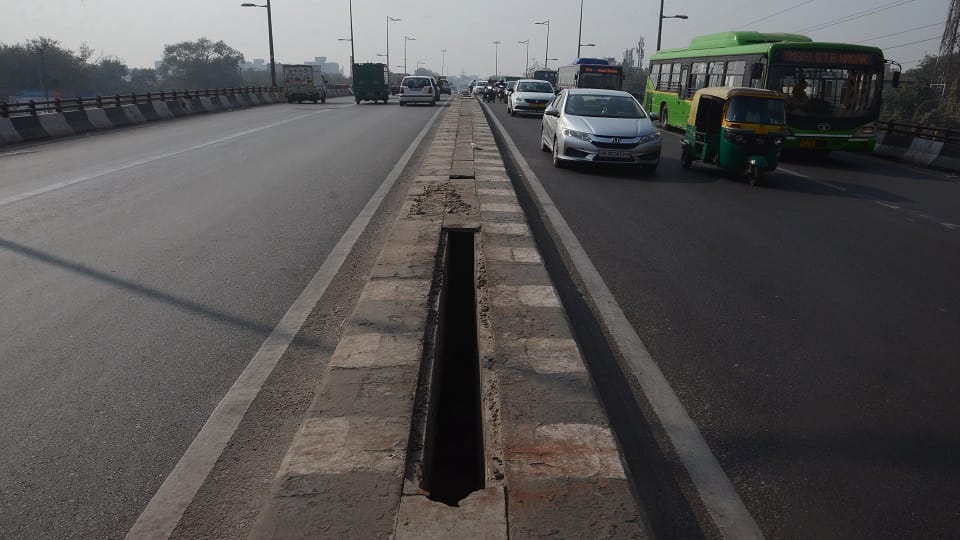 Ashram flyover remain closed for 45 days from new year