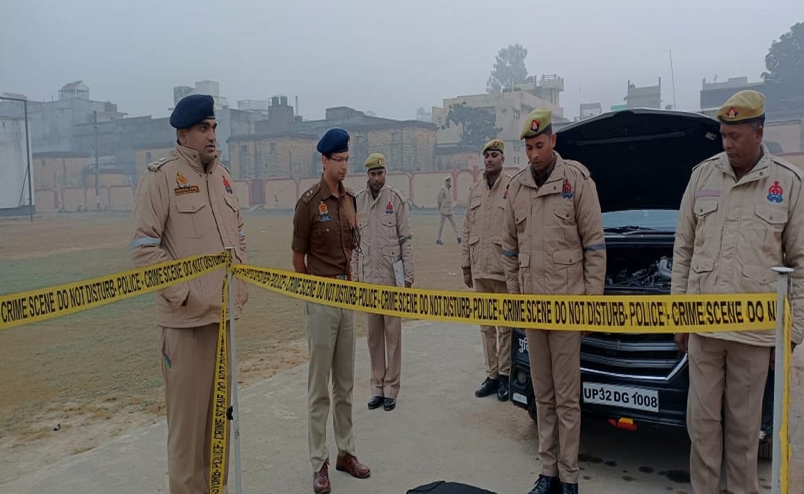 Suspicious suitcase found outside shopping mall in azamgarh truth came out in police investigation