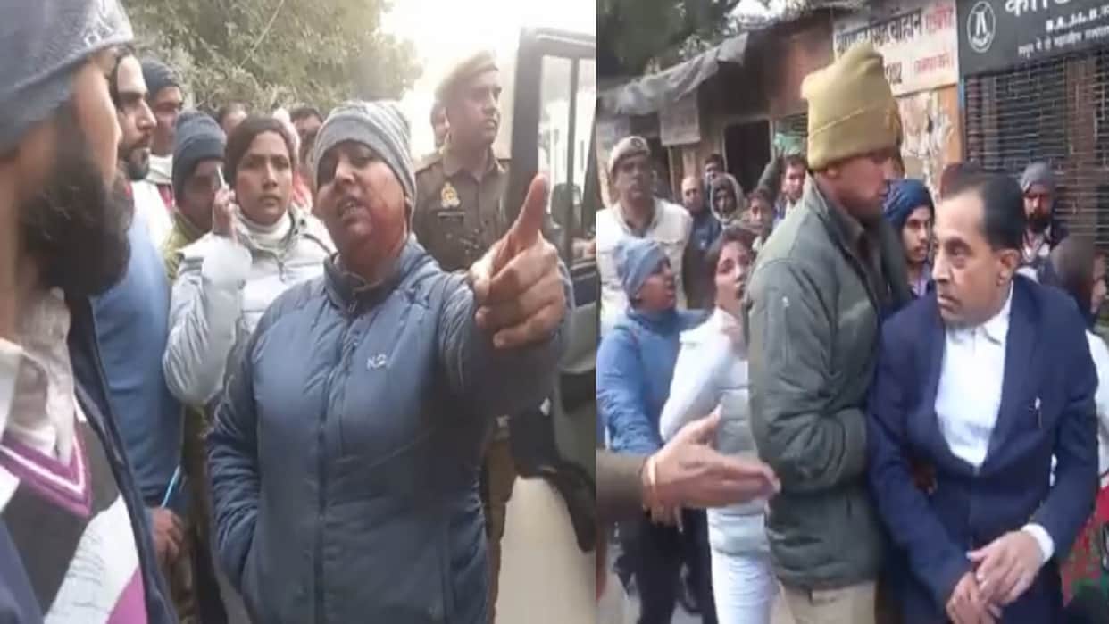 Fight between woman and man advocate in Tehsil in Baghpat and see photos