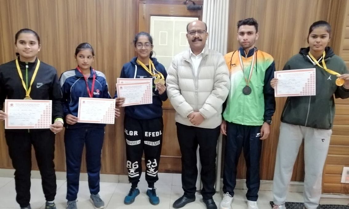DM honored medal winning players