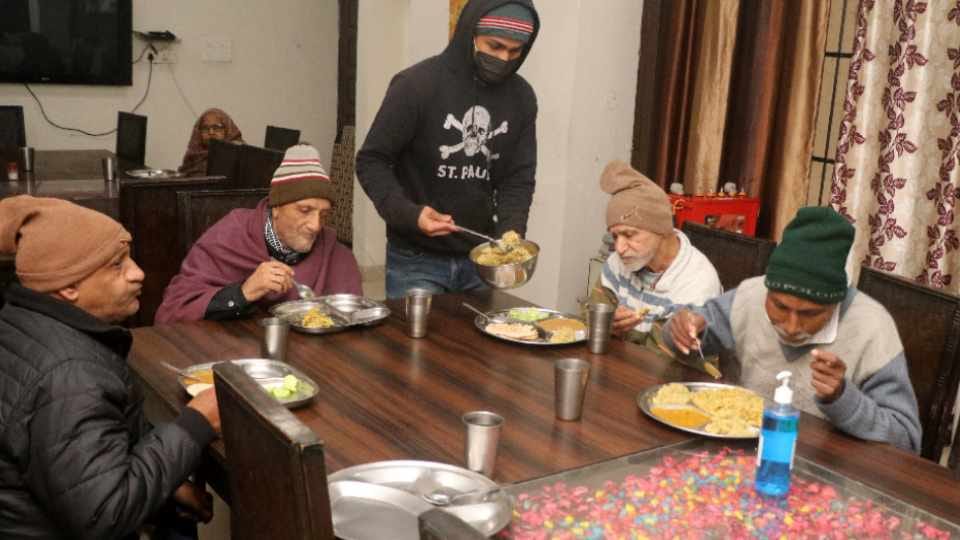 Many elders are calling helpline to get rid of loneliness in Chandigarh
