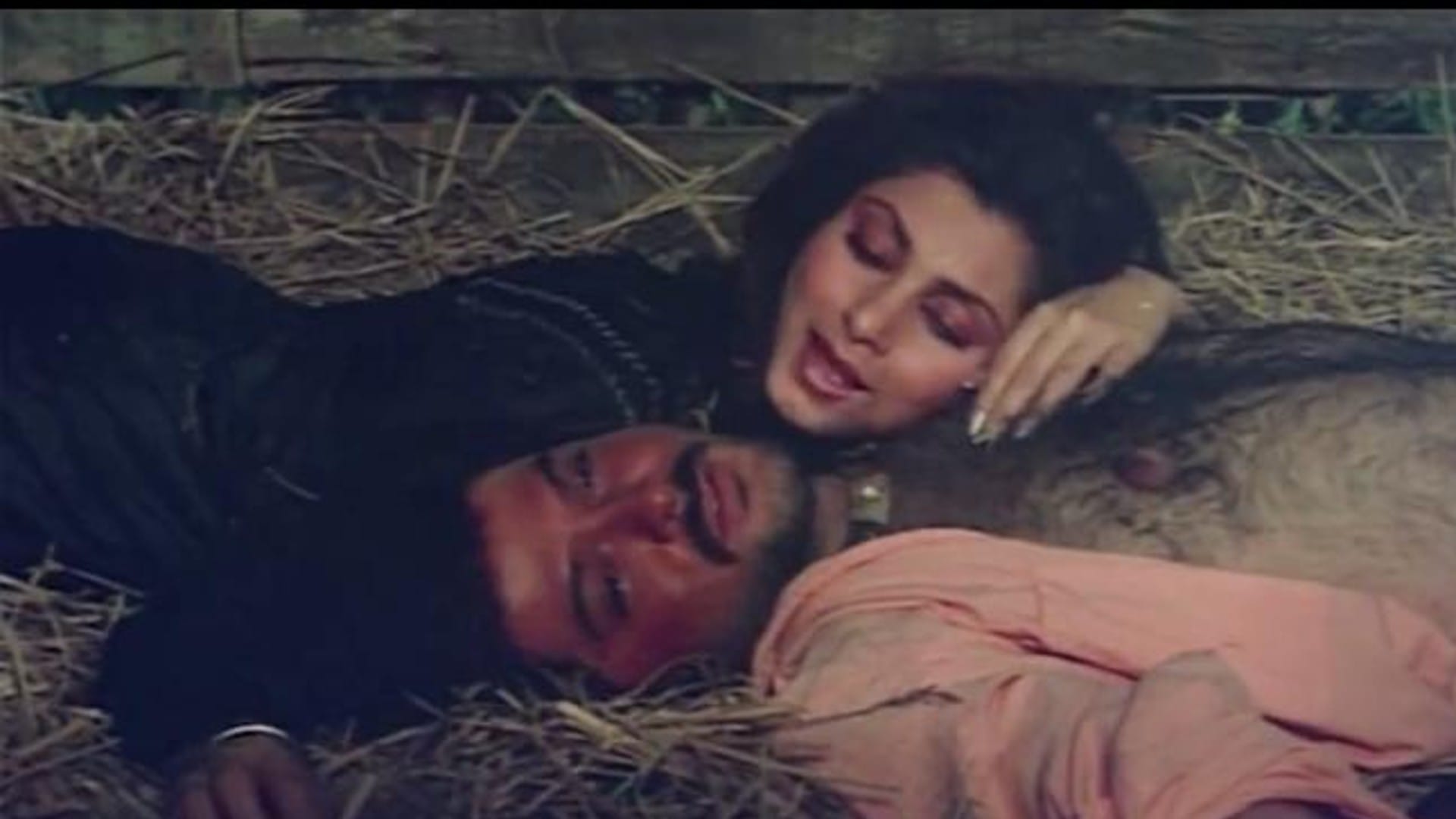These Bollywood Retro Actresses Stunned People With Bold Scenes in Movies From Mandakini To Dimple Kapadia