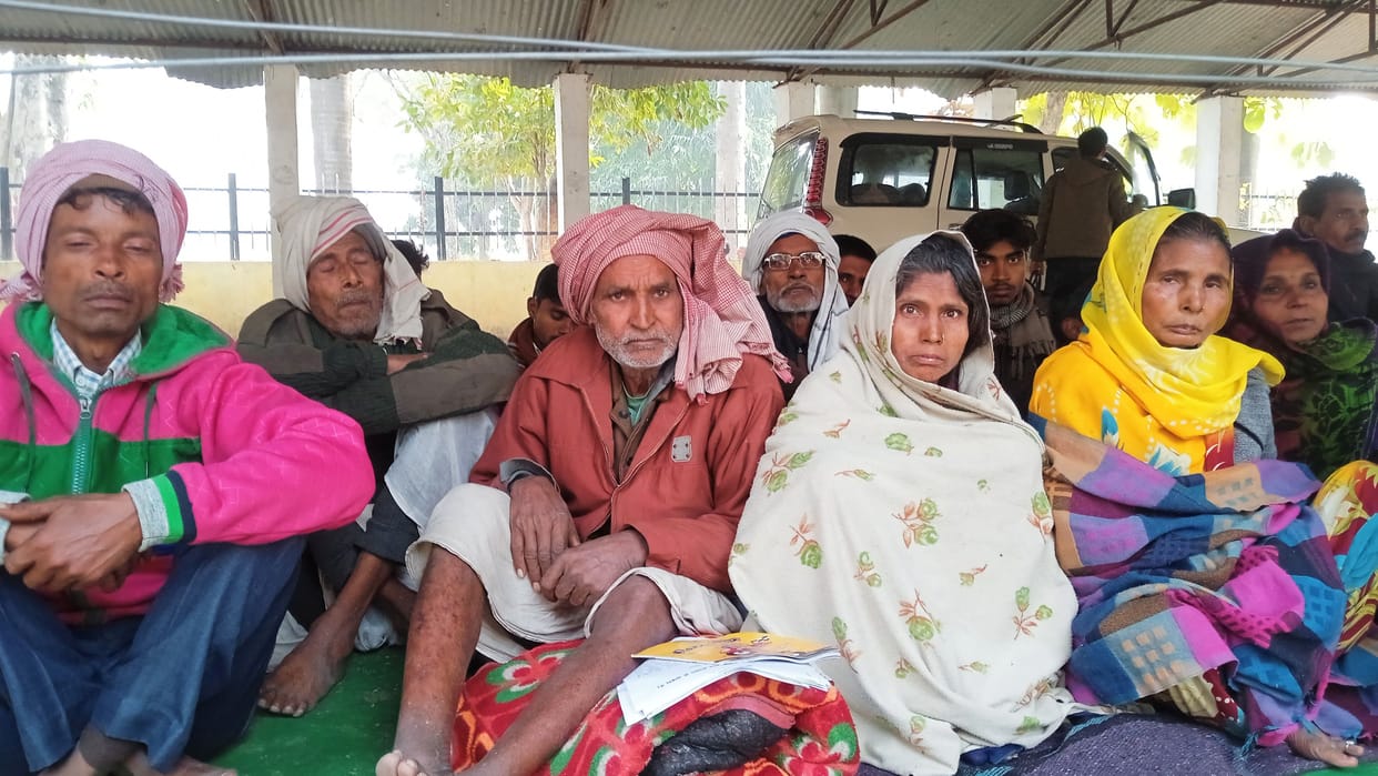gonda,land,dharna