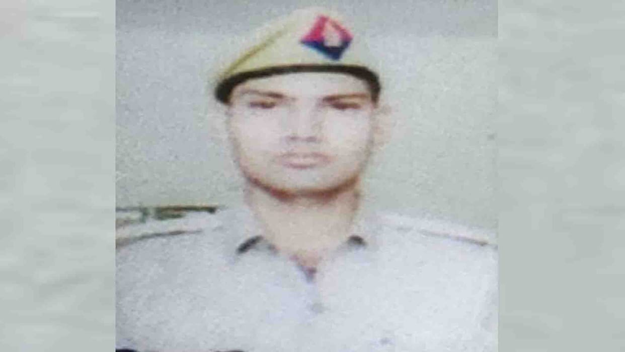 Kannauj: constable on duty hanged himself