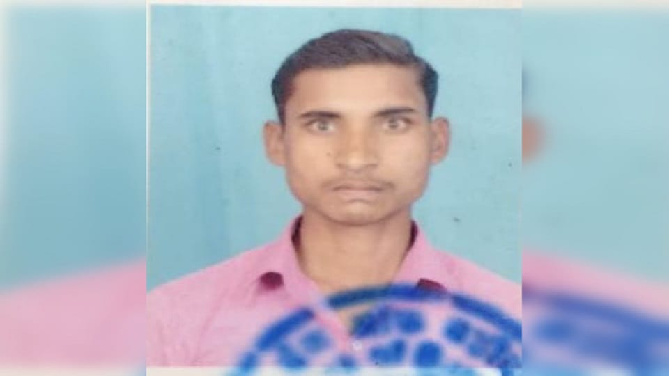 Dead body of a young man found hanging on a mango tree in rampur