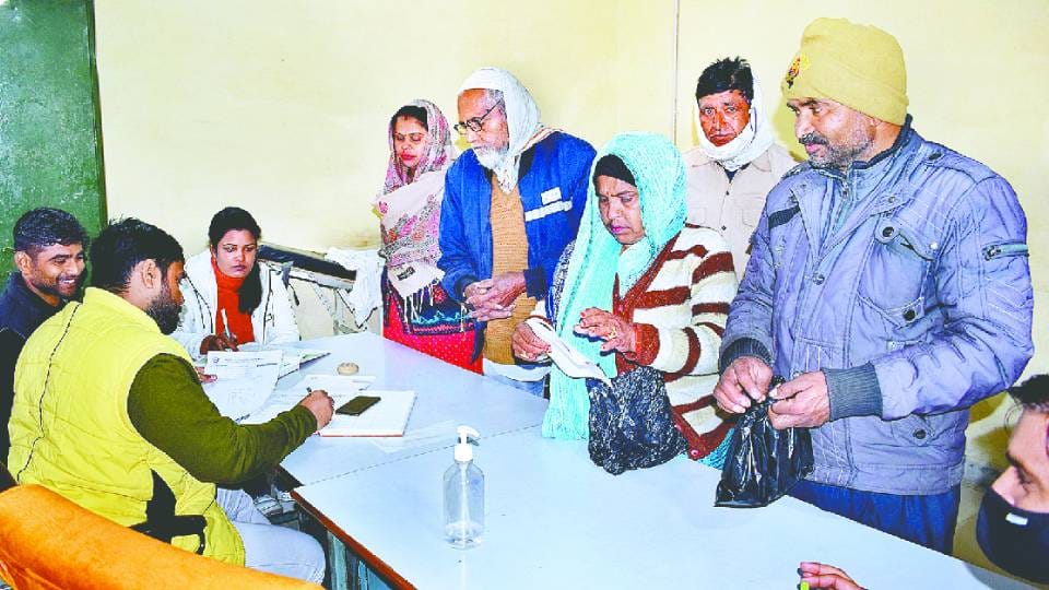 Old woman died from asthma in Mainpuri while seven patients were referred of saifai medical college