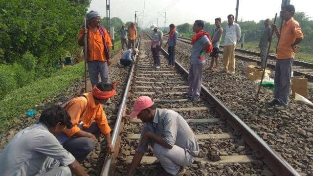 As soon as the cold starts, the process of breaking the railway tracks continues