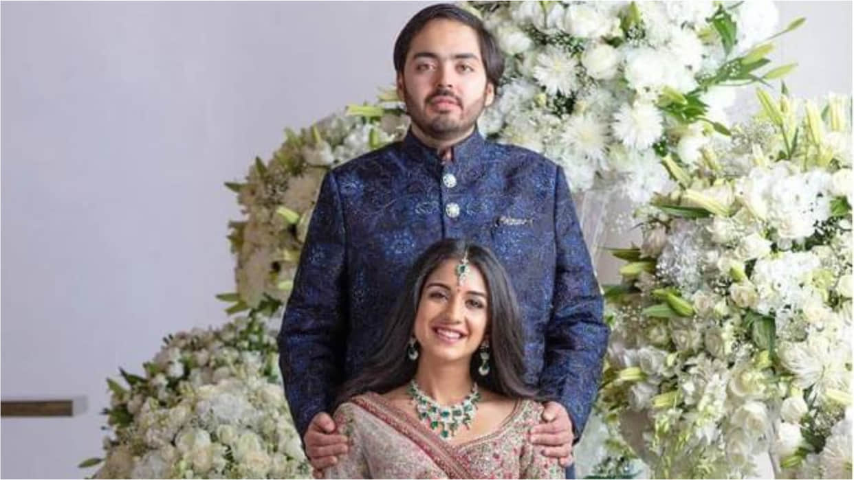 anant ambani radhika merchant engagement party janhvi kapoor steal limelight alia bhatt reached in style