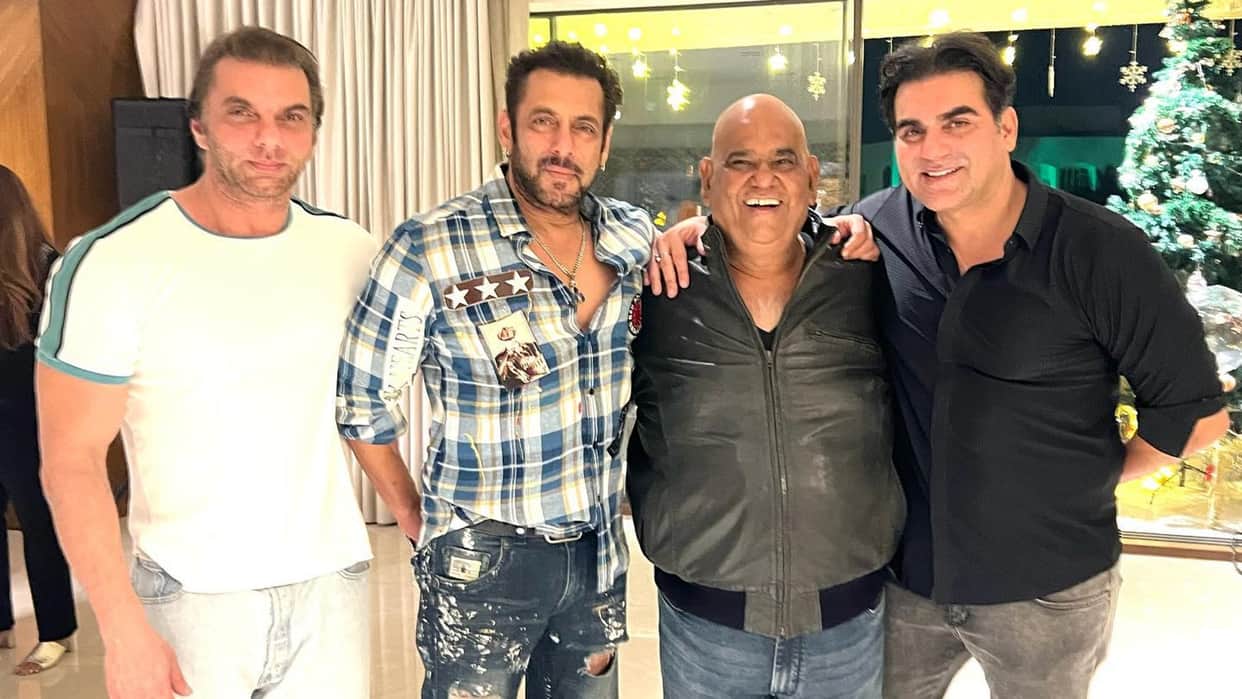 Salman Khan remembering late actor satish kaushik at patna shuklla screening got emotional says we were close