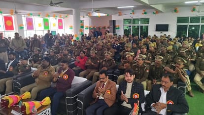 Policemen honored for doing better work in Sant Kabir Nagar