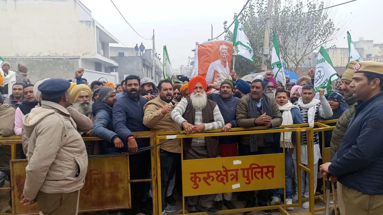 Farmers surrounded the MLA's residence