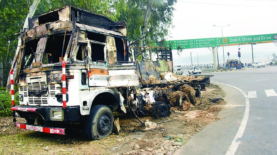 Jammu Kashmir: Incomplete number plate of burnt truck will reveal the secret of Sidda encounter