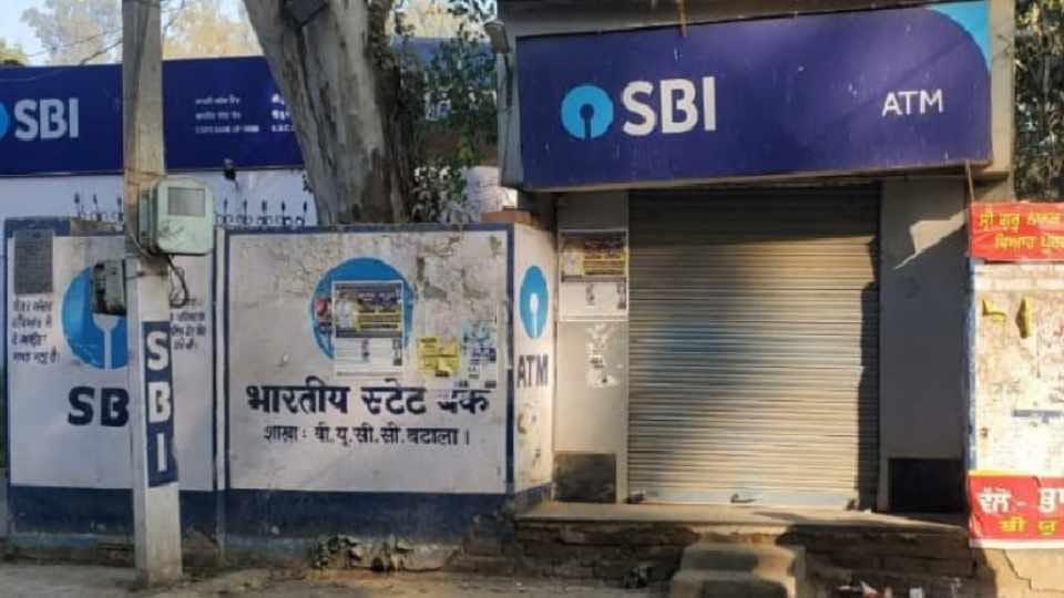 Attempt to cut ATM with gas cutter in Batala