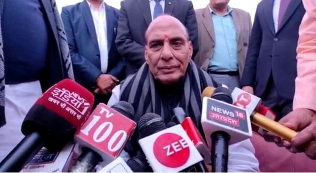 Defence Minister Rajnath Singh congratulated for new year said Yogi government is doing good work