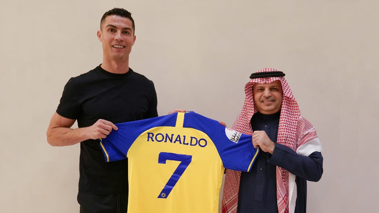 Cristiano Ronaldo Joins Saudi Arabian club Al Nassr With salary over 620 crore per year