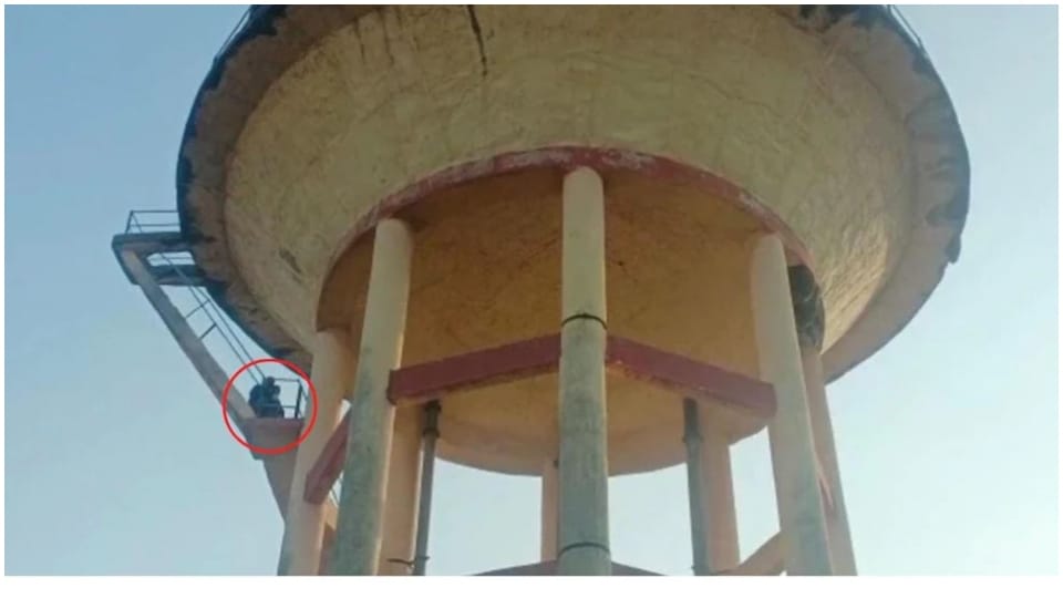 Domestic conflict person climbed on water tank with his grandson in baran Rajasthan