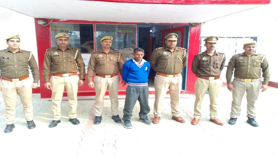 absconding murderer arrest in Aligarh