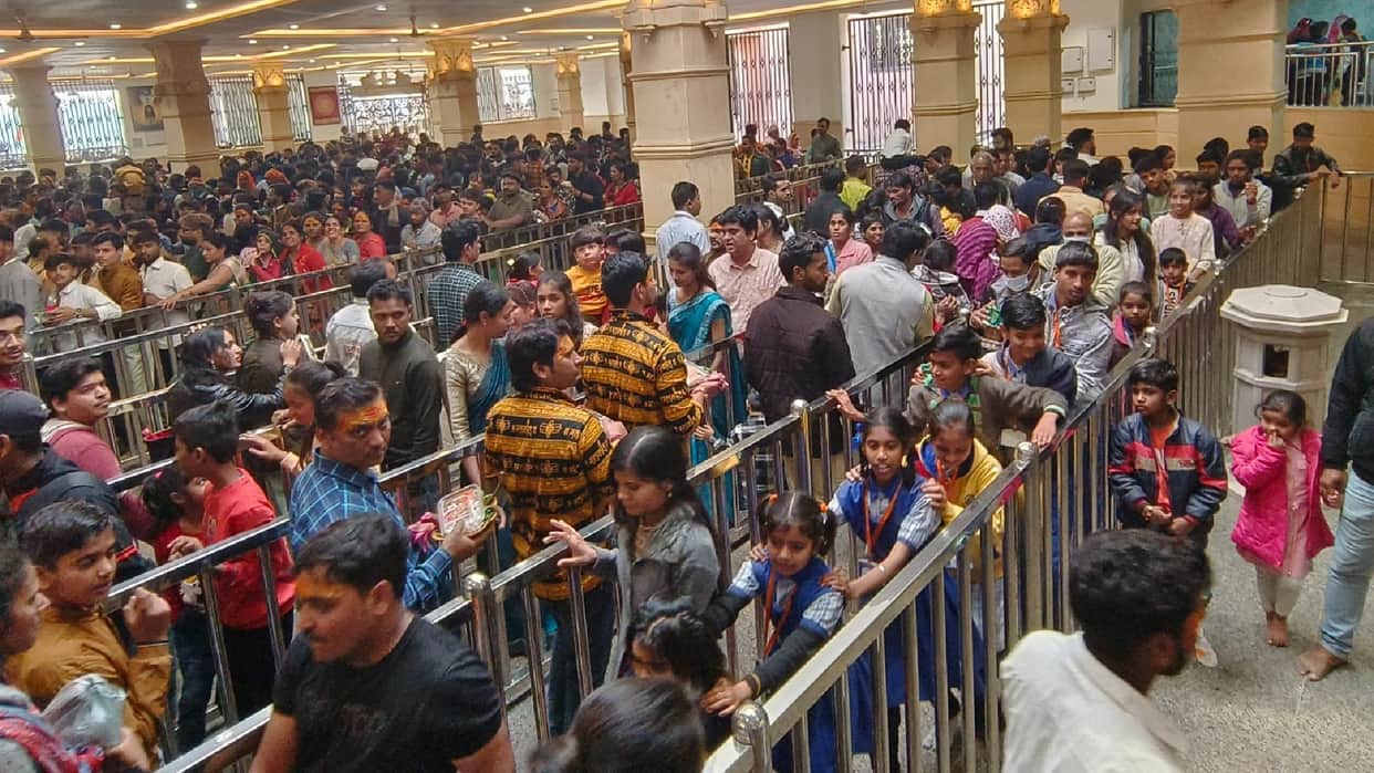 Mahakal Temple: The Queue Taking Three Hours to Reach Devotees To the Lord