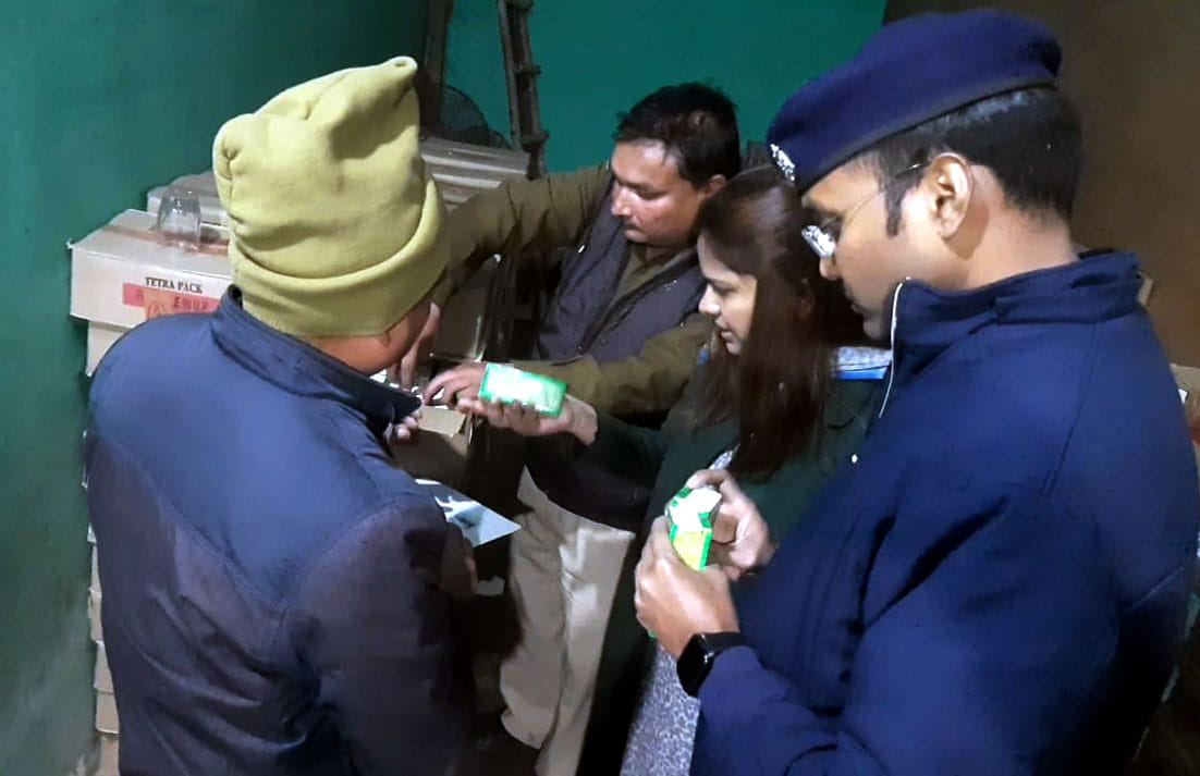 Excise department team raided liquor contracts